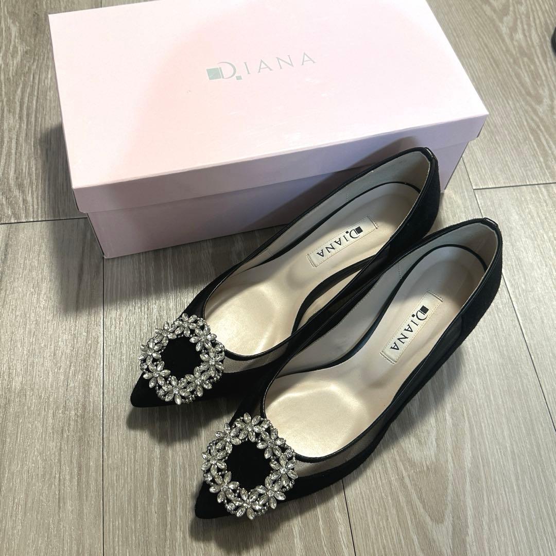 DIANA ブラックビジューバックル付きパンプス　ダイアナ