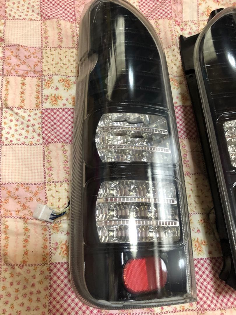 カ*ズ様 ハイエーステールランプ　LED