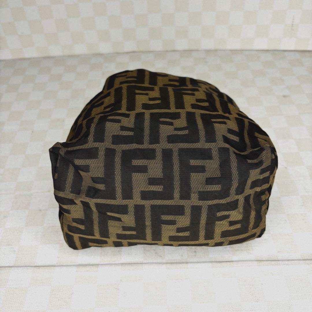 未使用級　FENDI フェンディ　ポーチ　M03