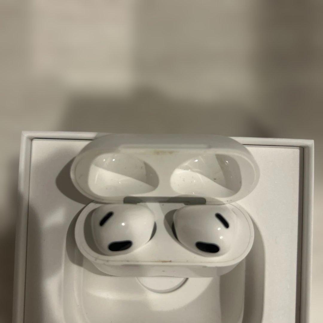 （中古）AirPods本体 3世代MagSafe充電ケース付き