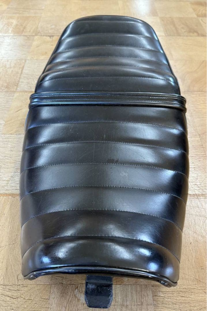 カワサキ　ゼファー400 タックロールシート　黒