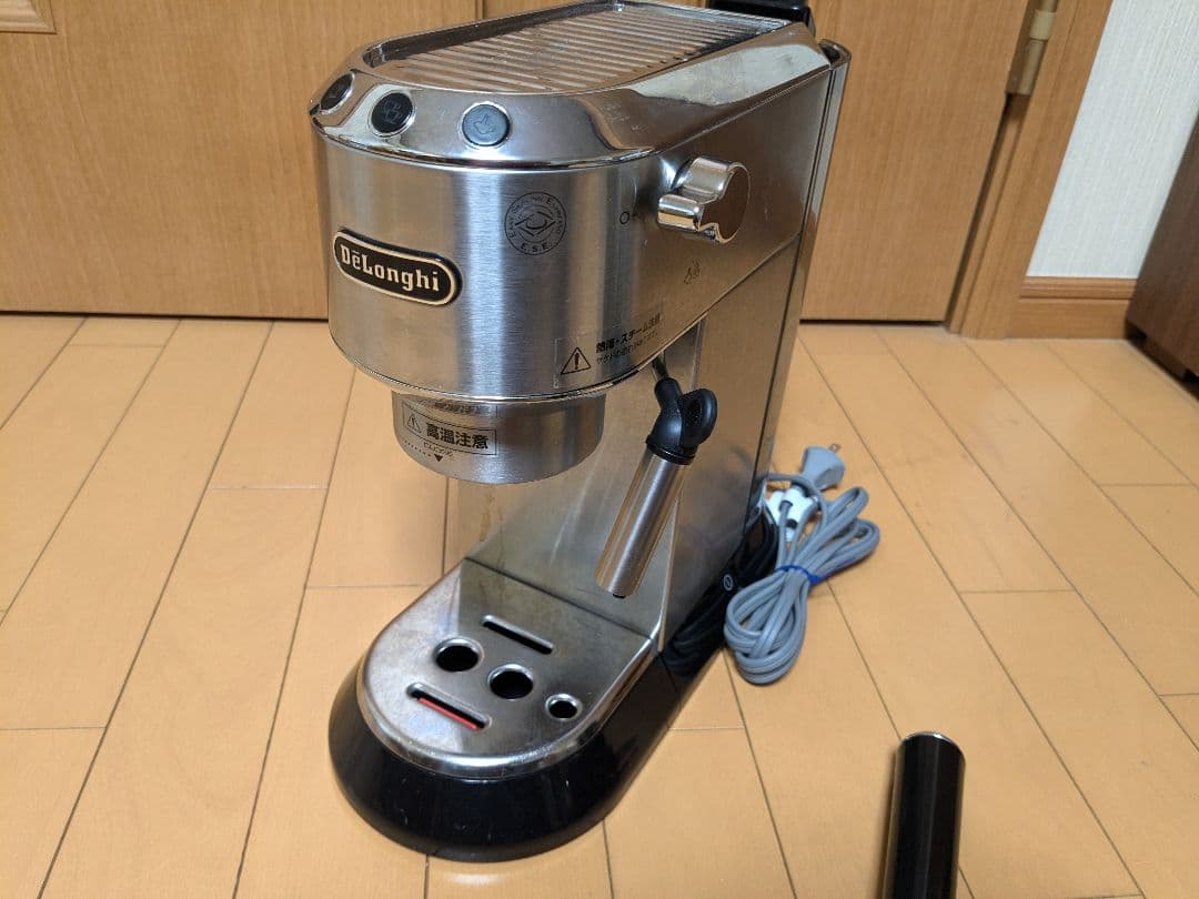 DeLonghi エスプレッソマシン EC680M グラインダー付き