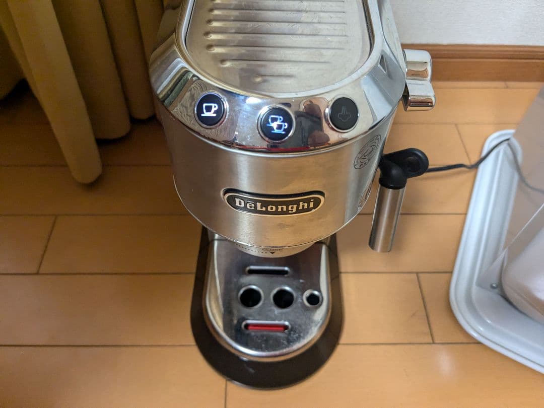 DeLonghi エスプレッソマシン EC680M グラインダー付き