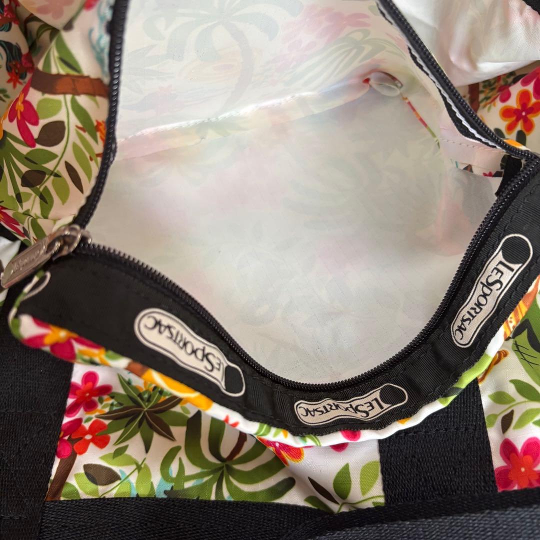 LeSportsac ハワイ限定モデル　フラダンス　 鍵付き　大容量　ポーチ付き