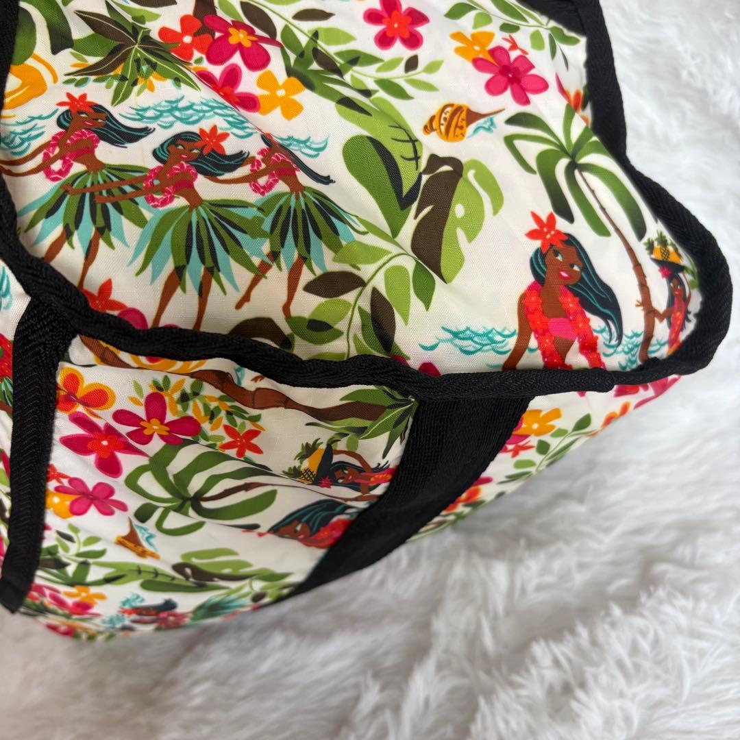 LeSportsac ハワイ限定モデル　フラダンス　 鍵付き　大容量　ポーチ付き