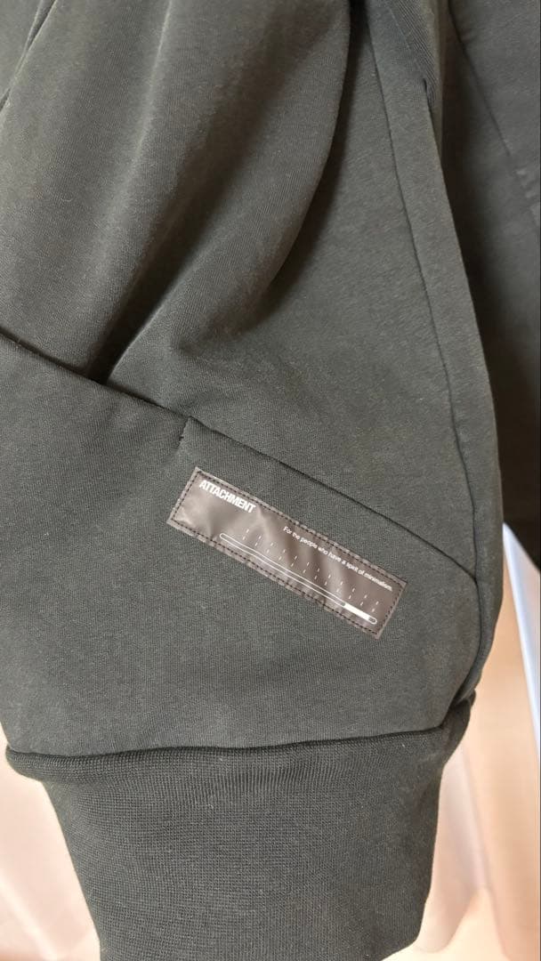 【4（XL相当）】アタッチメント　ストレッチジップアップパーカー