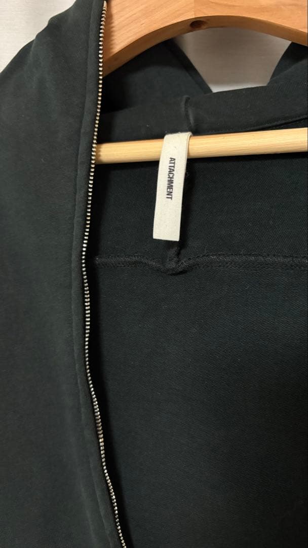 【4（XL相当）】アタッチメント　ストレッチジップアップパーカー