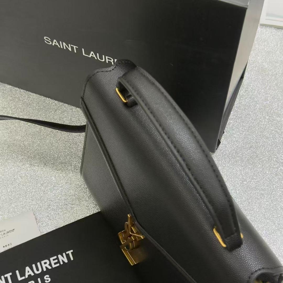 YSLブラックハンドバッグ