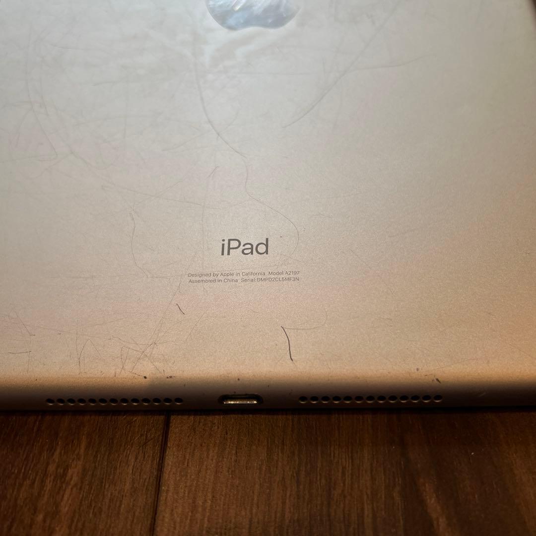 iPad第七世代シルバー　絵かきスタイラスペンシル　ケース３点セット