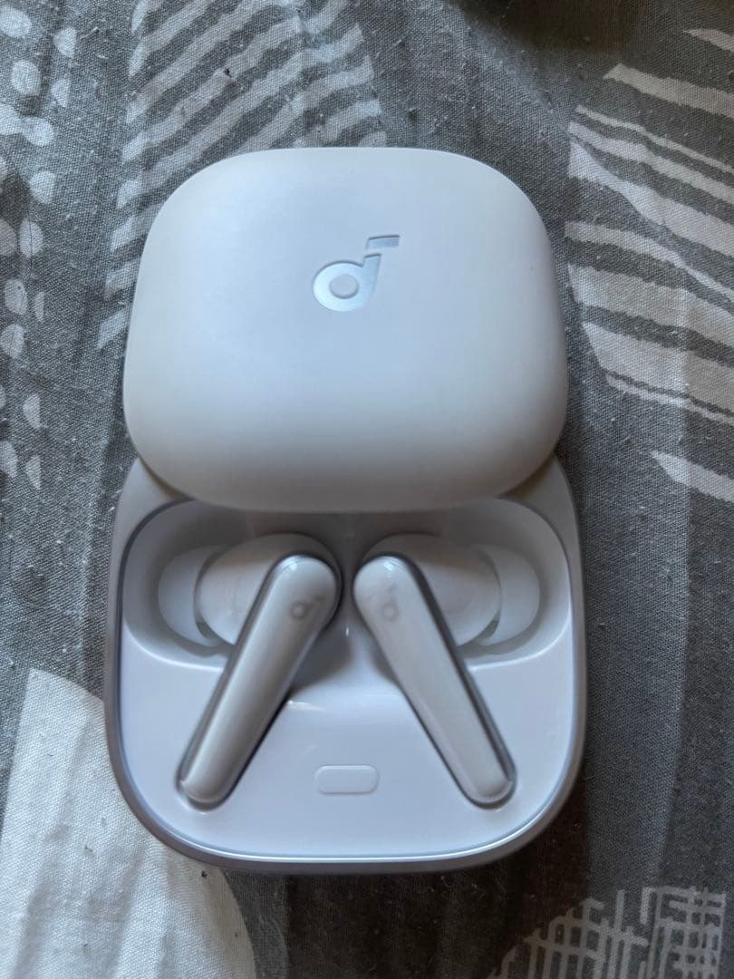 Anker ワイヤレスイヤホン ホワイト LIBERTY 5