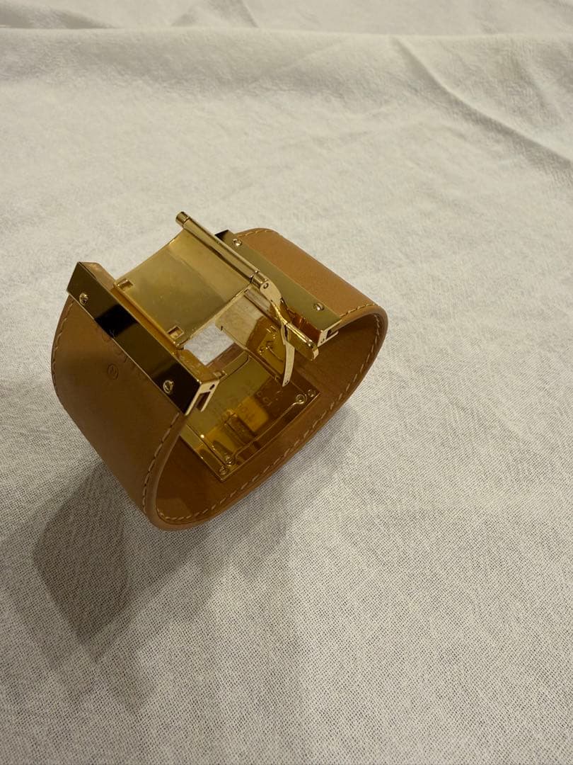 GUCCI 腕時計 ベージュレザー