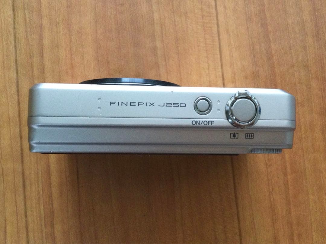 ✳︎FUJIFILM フジフィルム　FINEPIX J250 デジタルカメラ✳︎