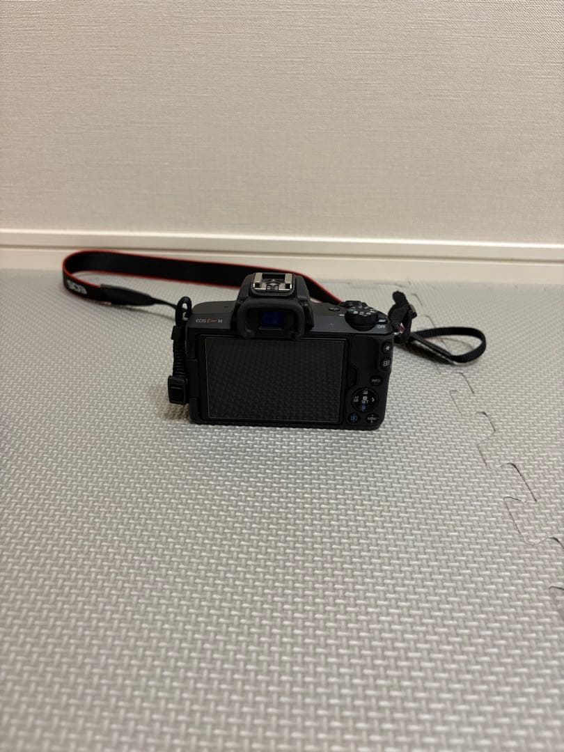 Canon EOS Kiss M レンズ2個つき