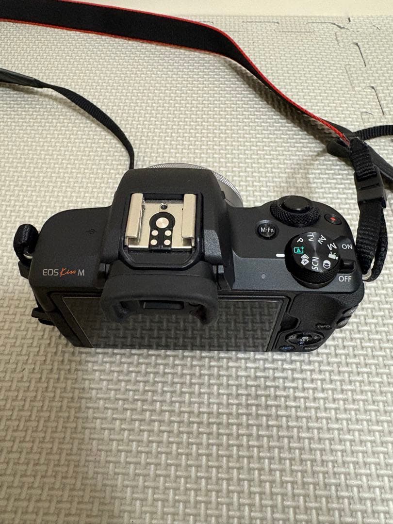 Canon EOS Kiss M レンズ2個つき