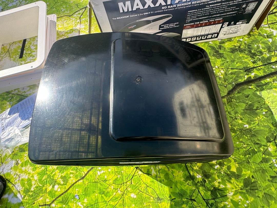 MAXXFAN Deluxe ファン 取り付けフレーム付き　リモコン無し