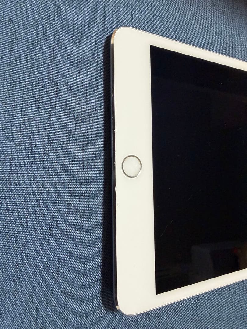 iPad mini4 本体128GB Wi-Fi + Cellularモデル