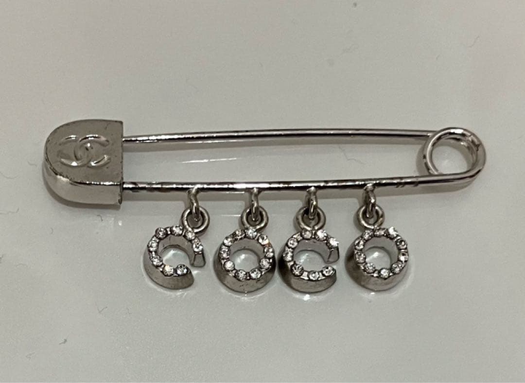 新品未使用　CHANEL 安全ピンブローチ ビジュー COCO ココマーク