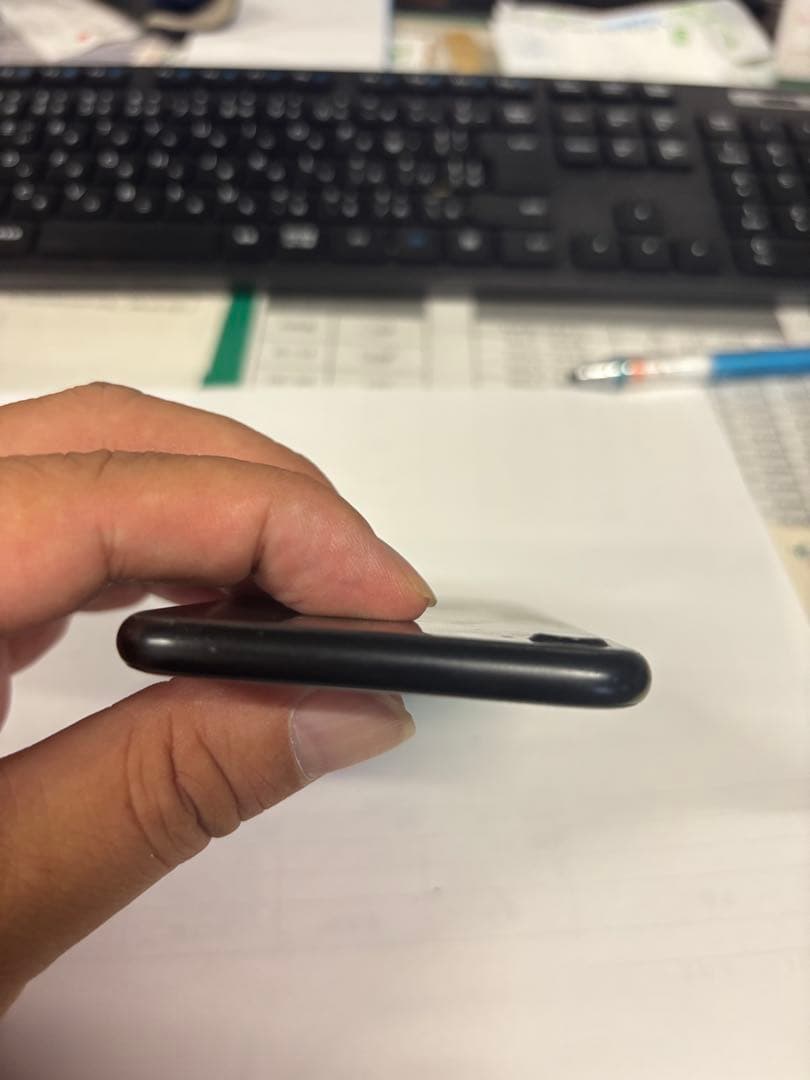 Apple iPhone SE 64GB ブラック③