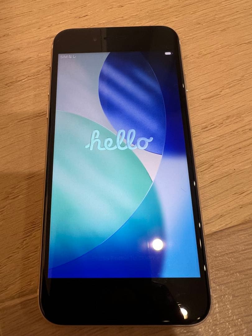 iPhone SE 3世代 64GB 極美品