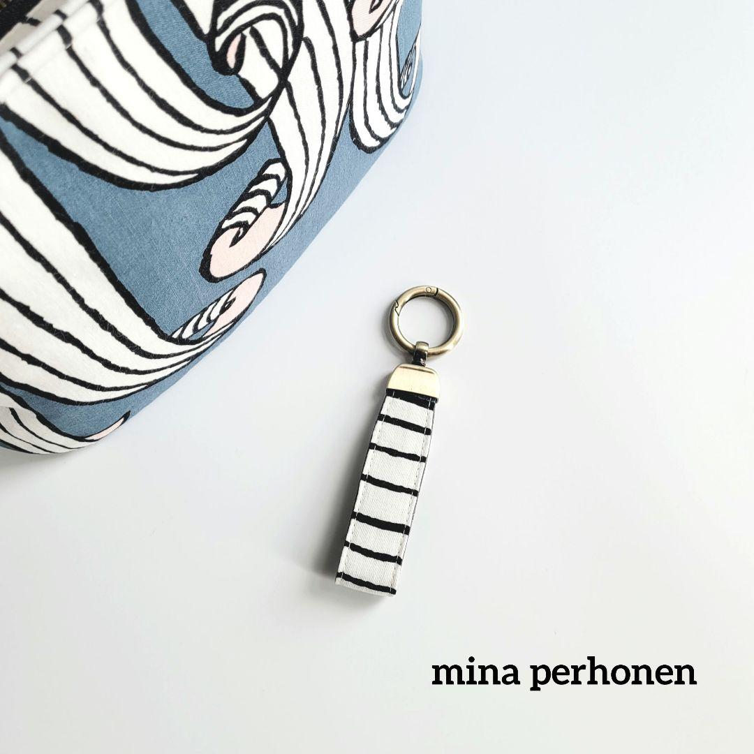 ファスナー楕円トートバック　キーリング付き　新作swing