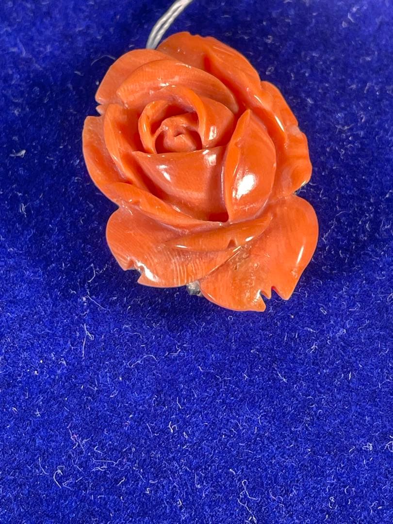 天然桃珊瑚 バラ型ブローチ兼ペンダント　Ｍー05