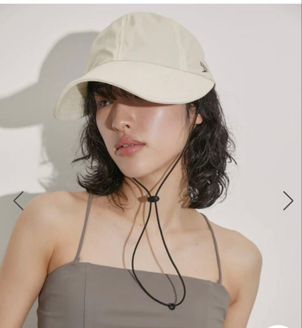 アダムエロペ Speedo SUN CAP オフホワイト　顎紐なし
