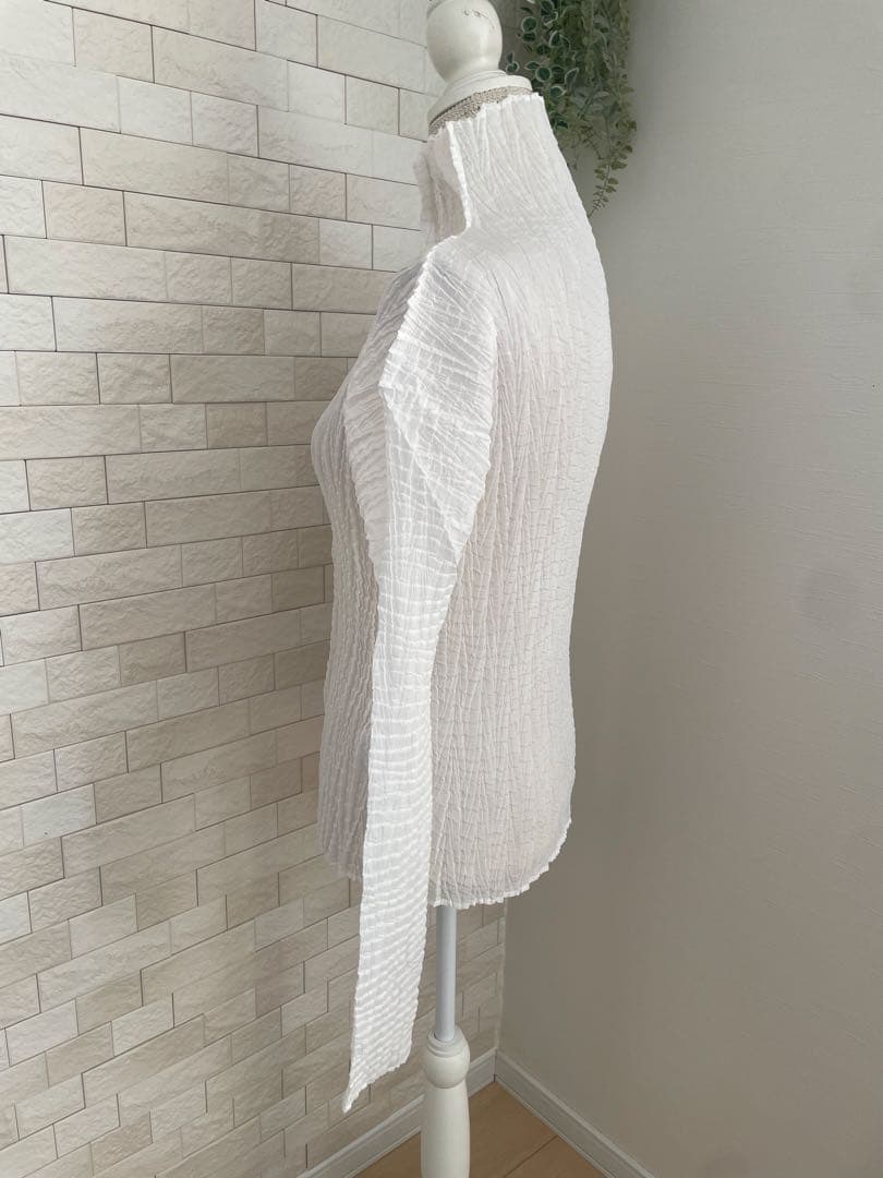 イッセイミヤケ ⭐️ホワイトリブ加工ボタンアップシャツ　Lサイズ