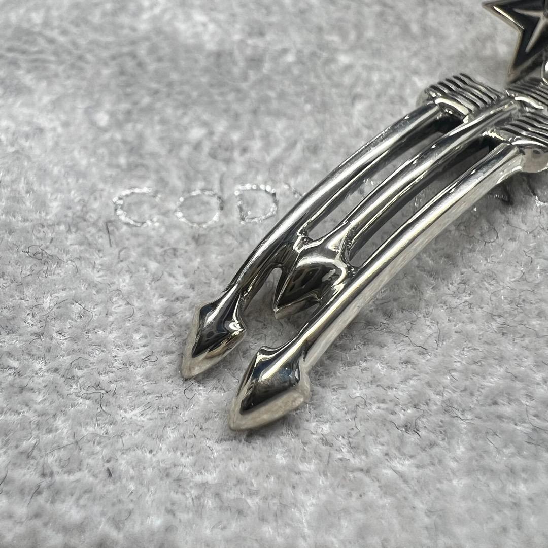 アクセサリー CODY Triple Arrow Star Earring Curved