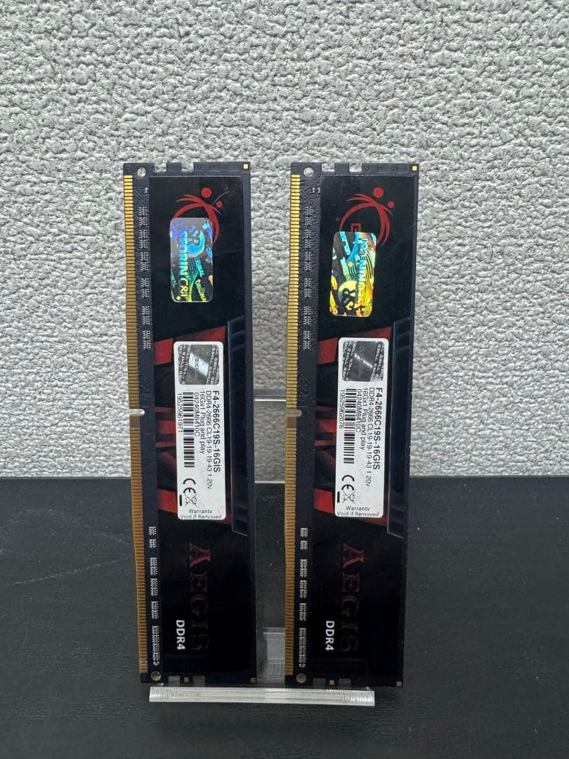 メモリー G.SKILL 32GB F4-2666C19S-16GIS 16GBx2