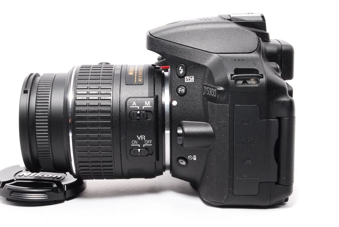 シャッター数少なめ◆Nikon D5300◆WiFiで楽々転送◆一眼レフカメラ◆