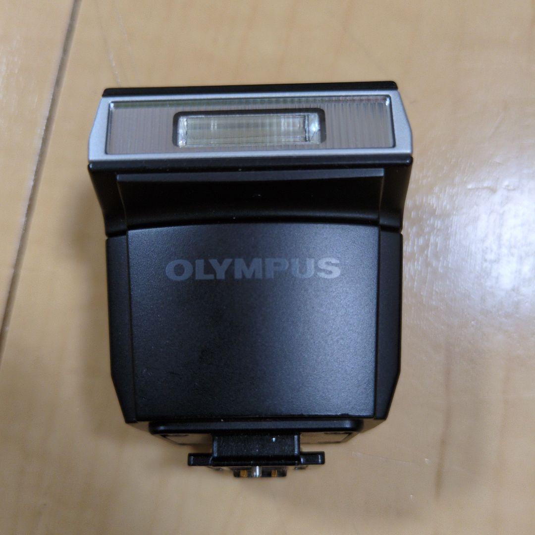 OLYMPUS OM-D E-M1 Mark II 本体とレンズ