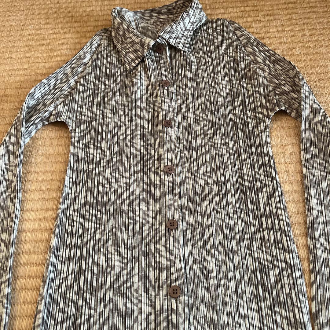 合馬公式アカウント1　PLEATS PLEASE 柄シャツ