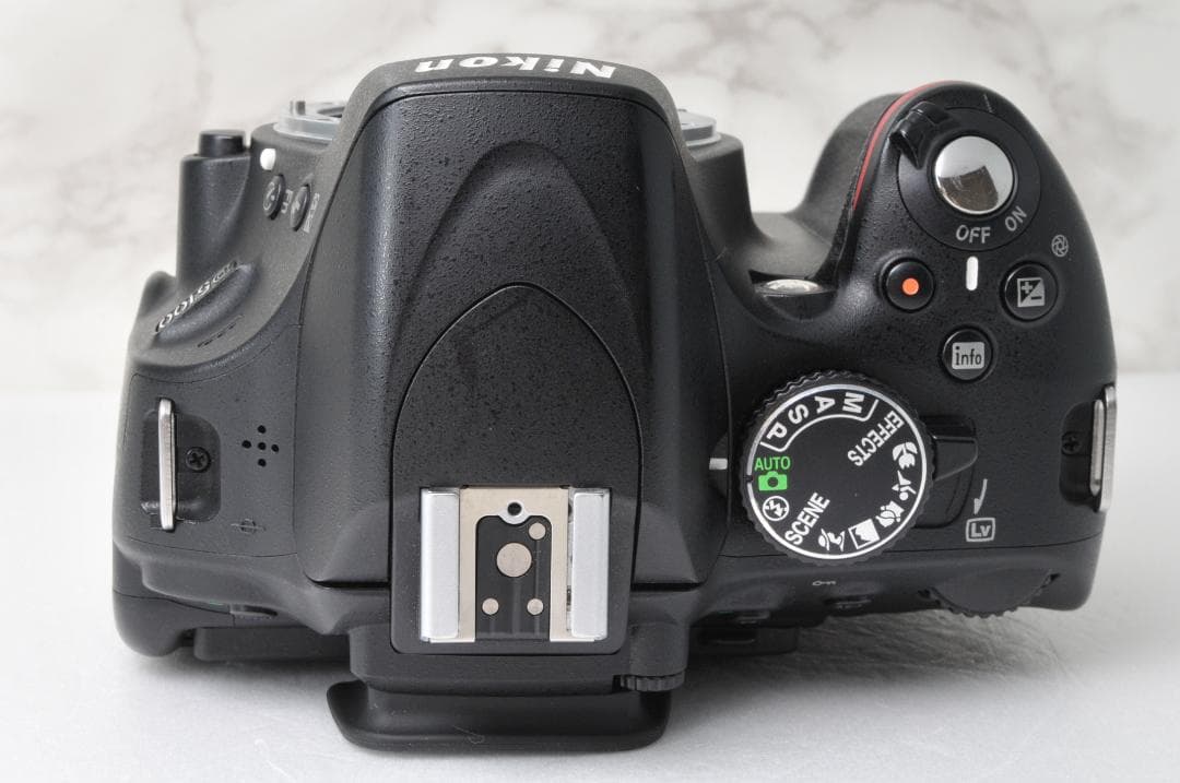 ショット数少なめ❣️Nikon D5100⭐️スマホ転送 自撮り 一眼レフカメラ