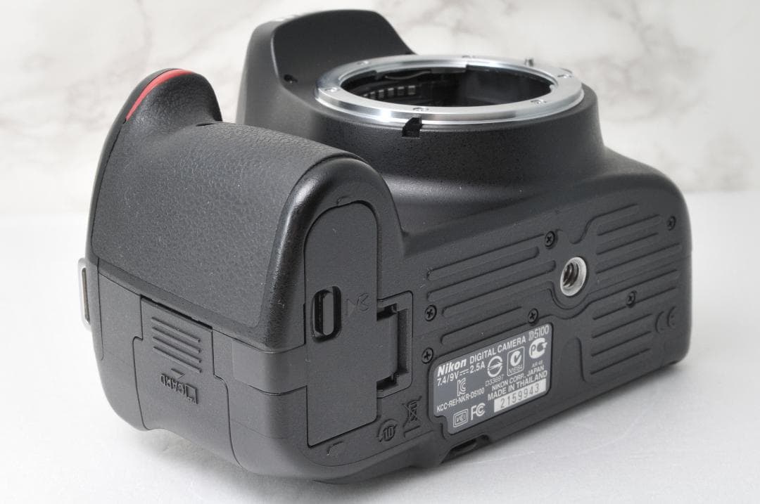 ショット数少なめ❣️Nikon D5100⭐️スマホ転送 自撮り 一眼レフカメラ