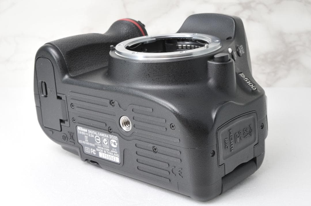 ショット数少なめ❣️Nikon D5100⭐️スマホ転送 自撮り 一眼レフカメラ