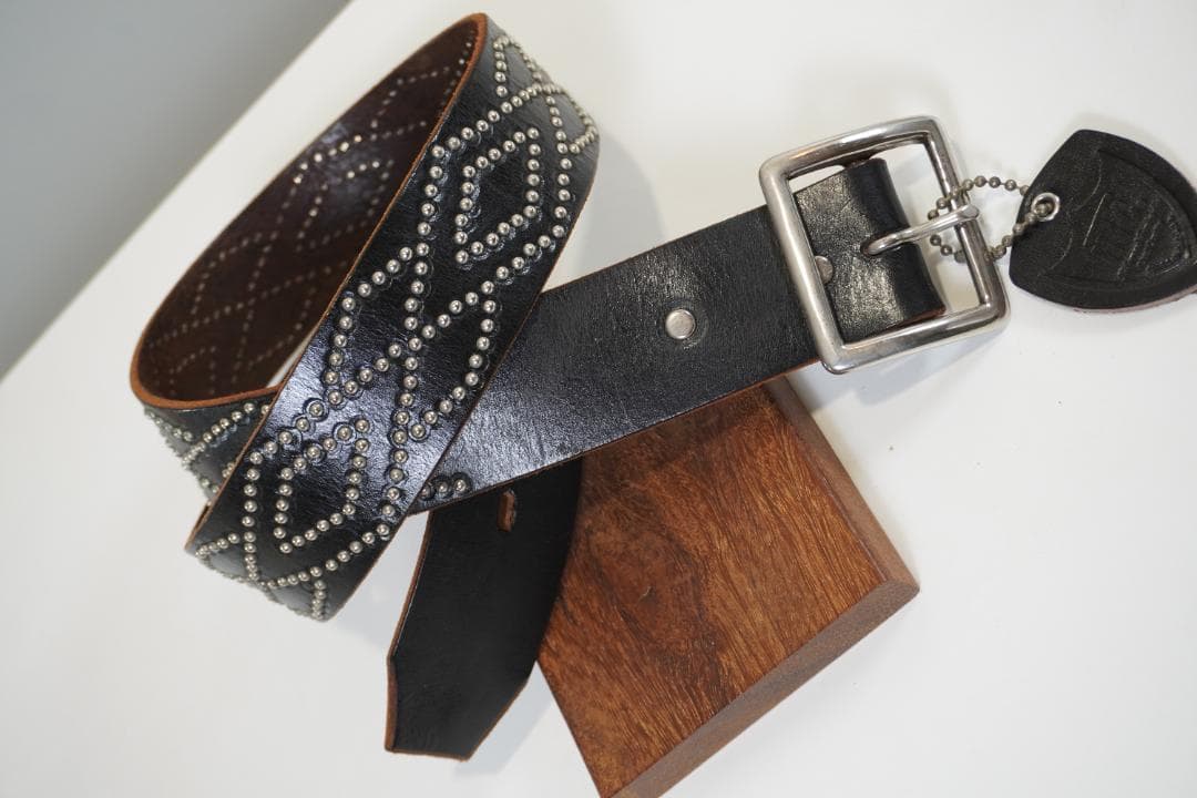 ◆・・ＨＴＣ・・◆　スタッヅベルト　　エイチティーシー 　Hollywood