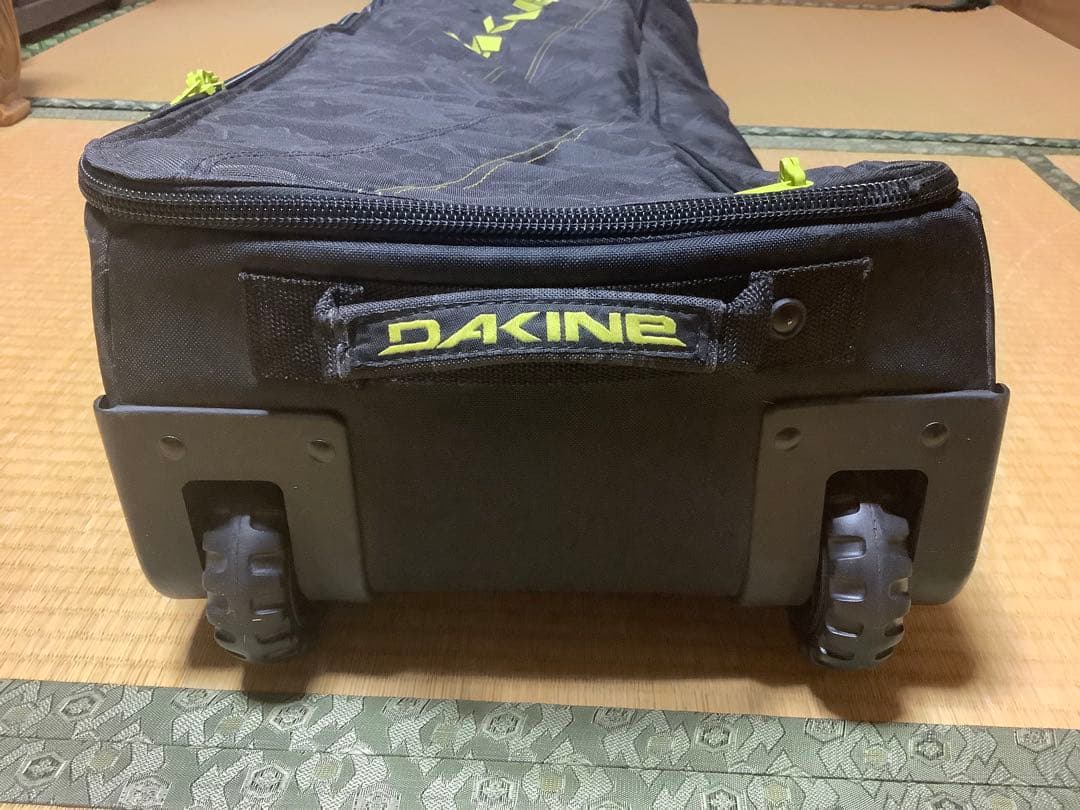 スノーボード用バッグ キャスター付DAKINE LOW ROLLER
