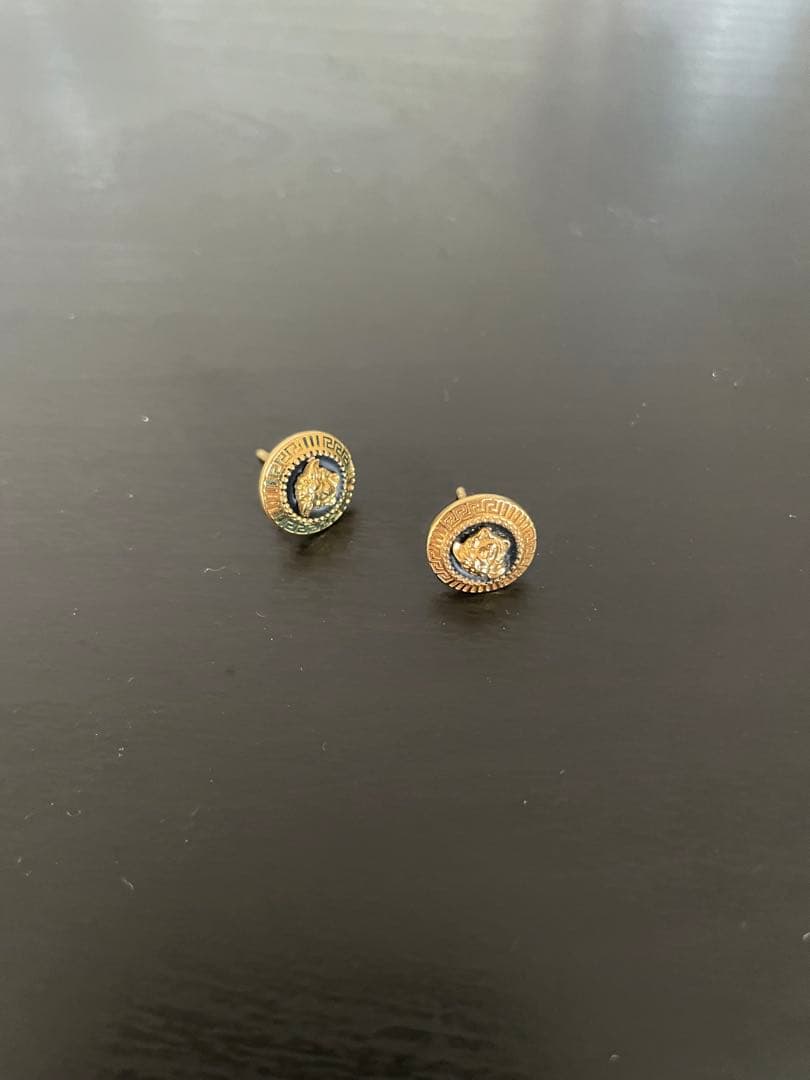 メドゥーサ イヤリング　Versace