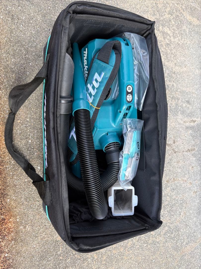 マキタ 充電式クリーナー CL184D（本体・付属品・バッグセット）