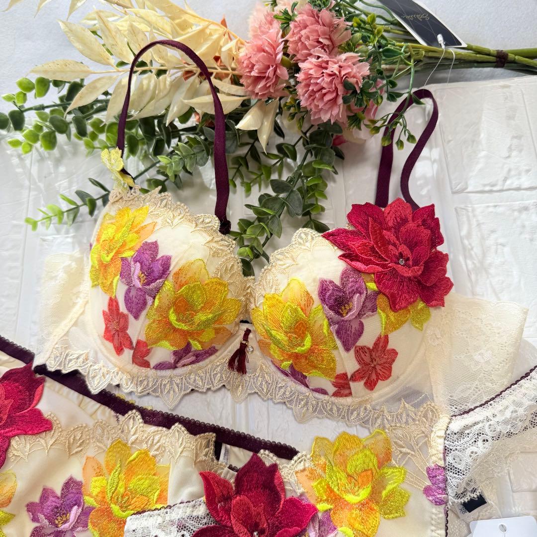 【新品】wacoal サルート　30 ブラ　ショーツ2枚セット　C70M CR