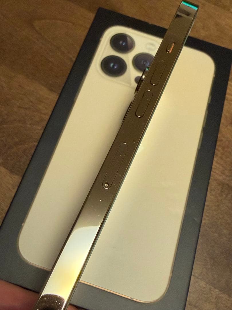 iPhone 13 Pro ゴールド 256G SIMフリー　美品