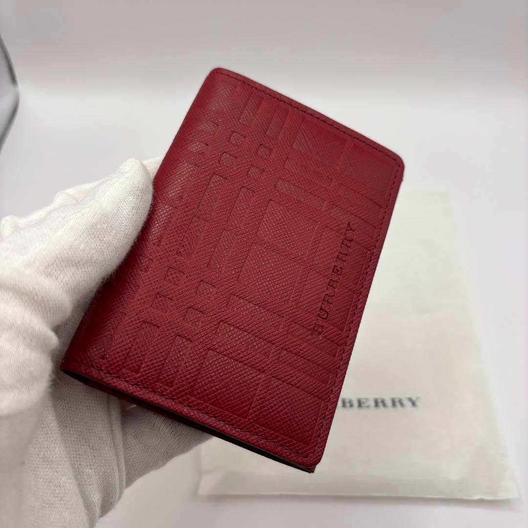【極美品】　BURBERRY 名刺入れ　カードケース　エンボス　レッド　レザー