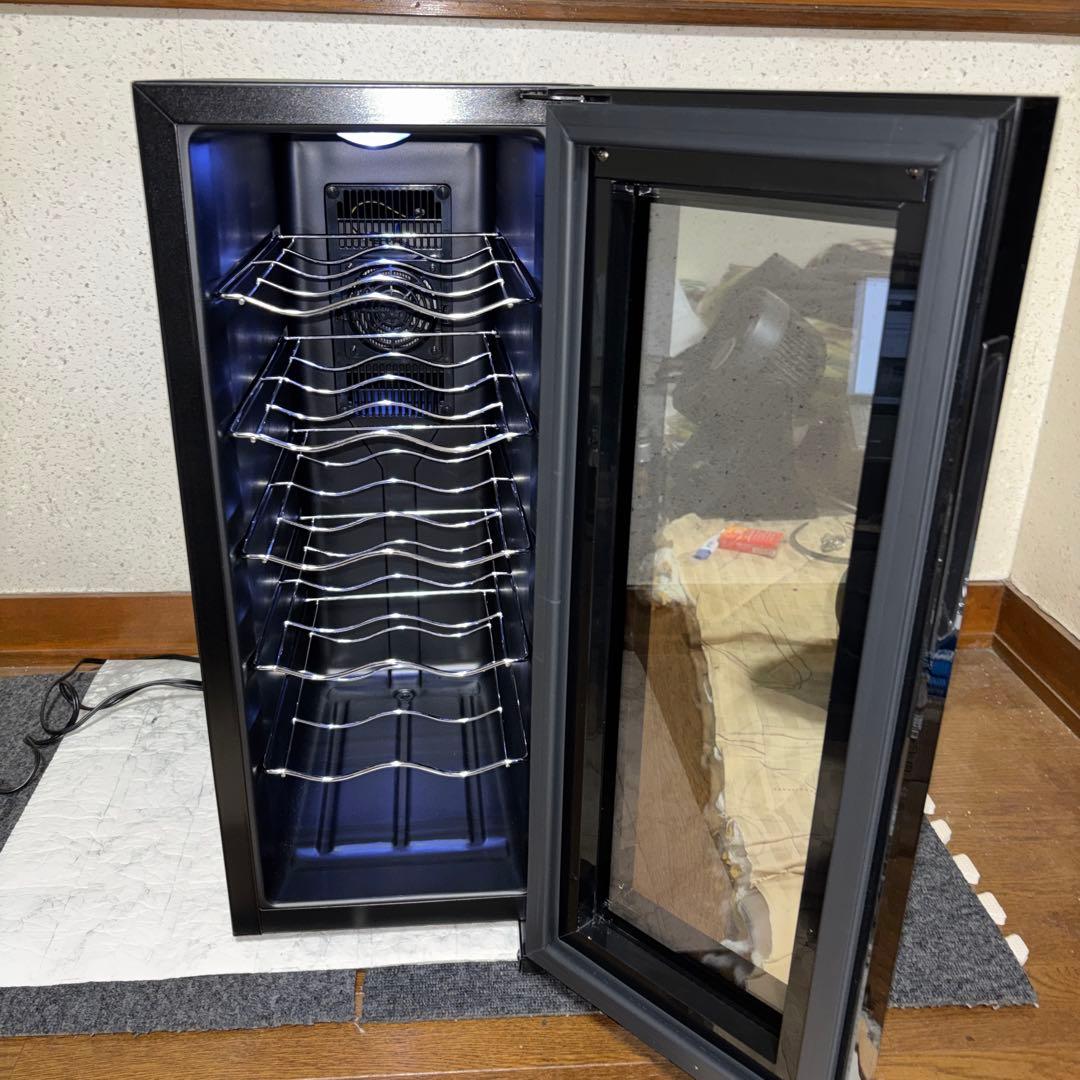 【2025年製】アイリスオーヤマ　ペルチェ式ワインセラー　PWC-331P-B