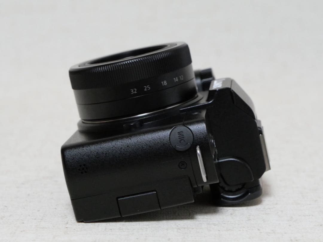 LUMIX パナソニック DC-G100 標準ズームレンズ・予備バッテリー付き