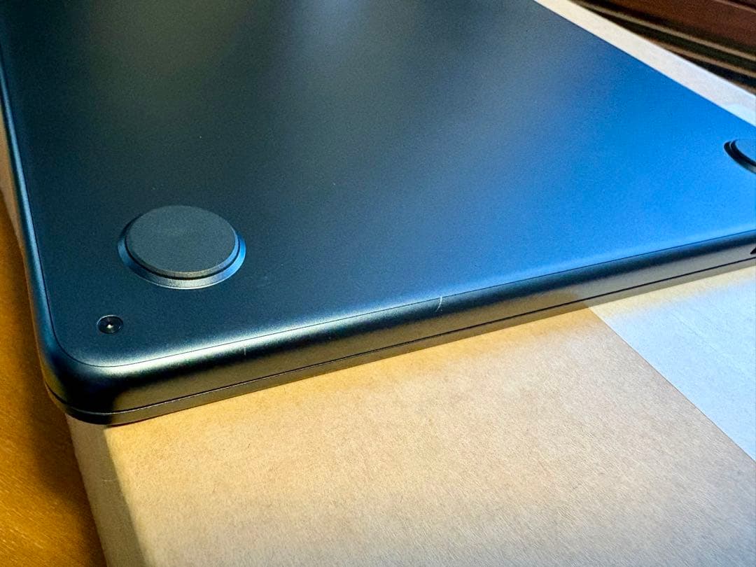 MacBook Air (M2, 2022) 本体