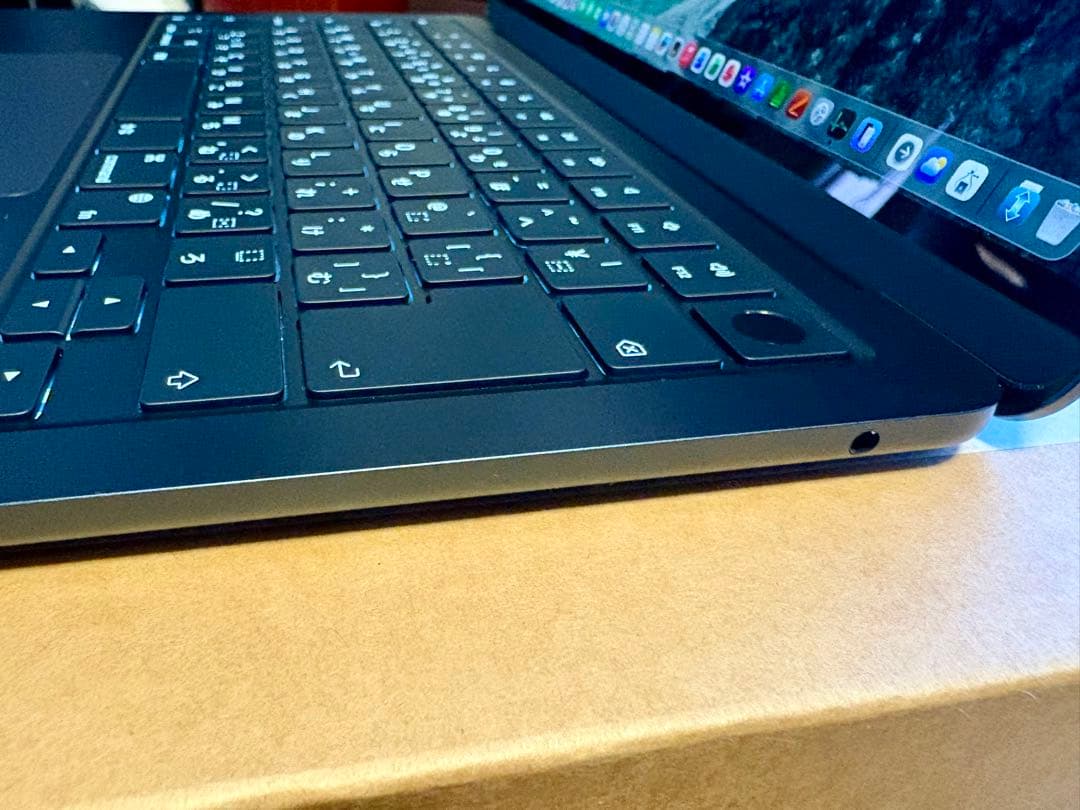 MacBook Air (M2, 2022) 本体