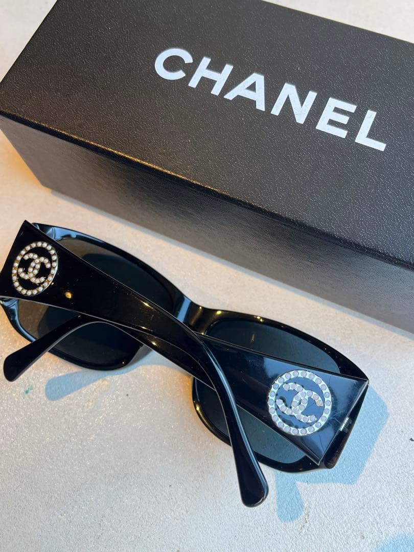 【新品未使用】CHANEL ココマーク　パール　ブラックサングラス