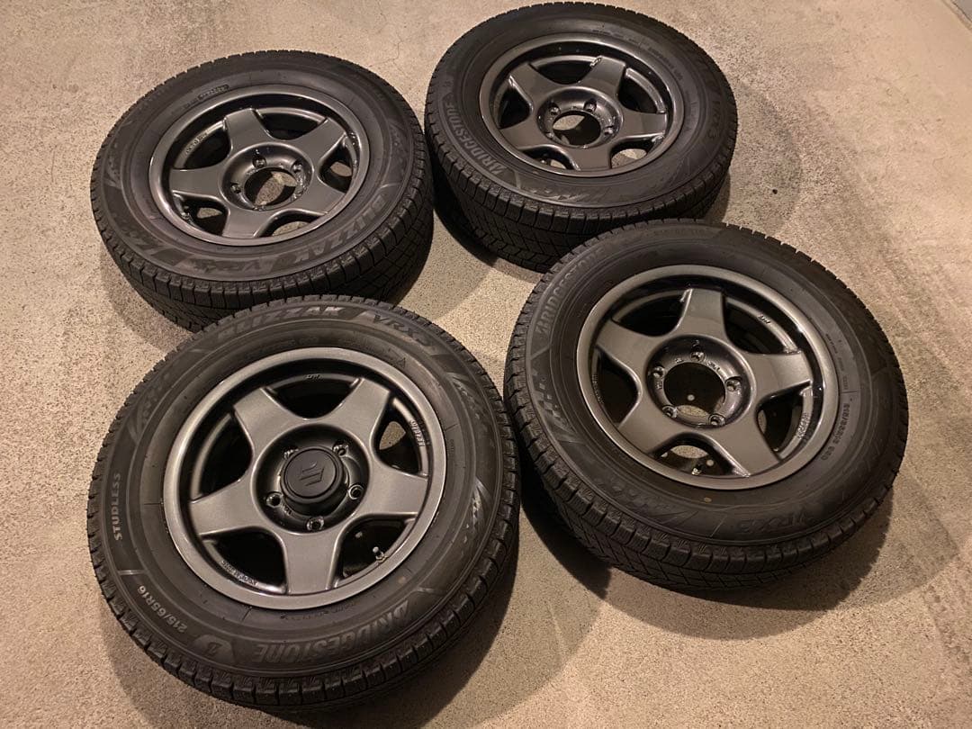 スタッドレスタイヤ　BRADLEY 16インチ4本　ジムニーシエラ　美品