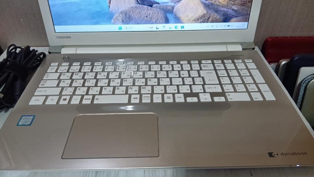 Dynabook　AZ45/CG　7世代i3 黄ばみ小
