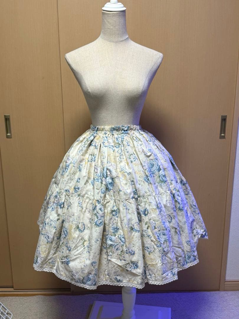 メタモルフォーゼ スカート